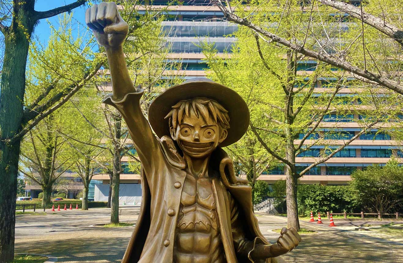 Would you pay $189,000 for this gold 'One Piece' statue?