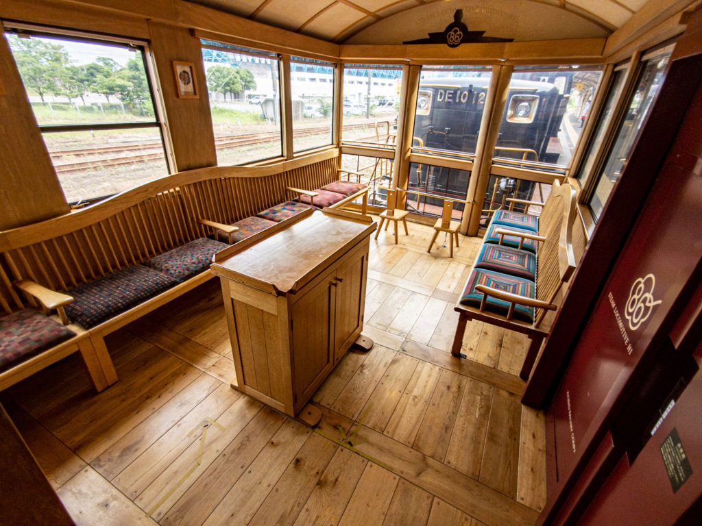 Rear cabin