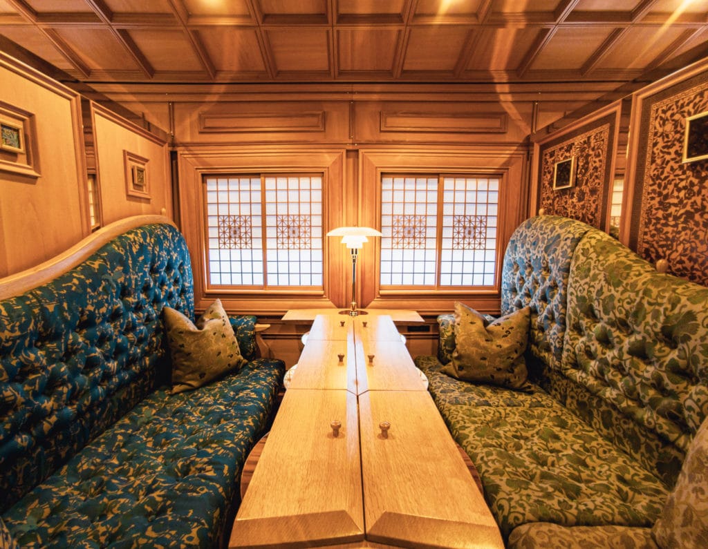 Private room in Car 2